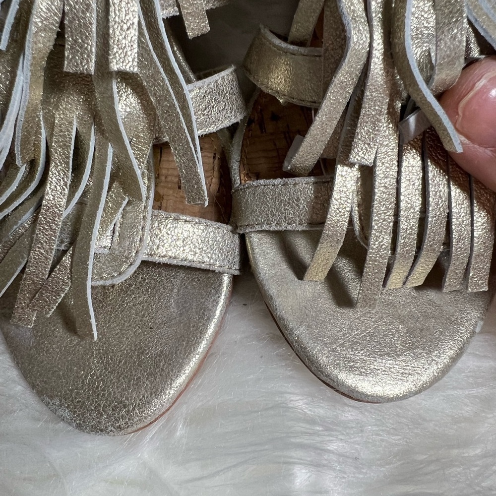 - SAM EDELMAN Gold Fringe Sandal Size 6 - Picture 15 of 17